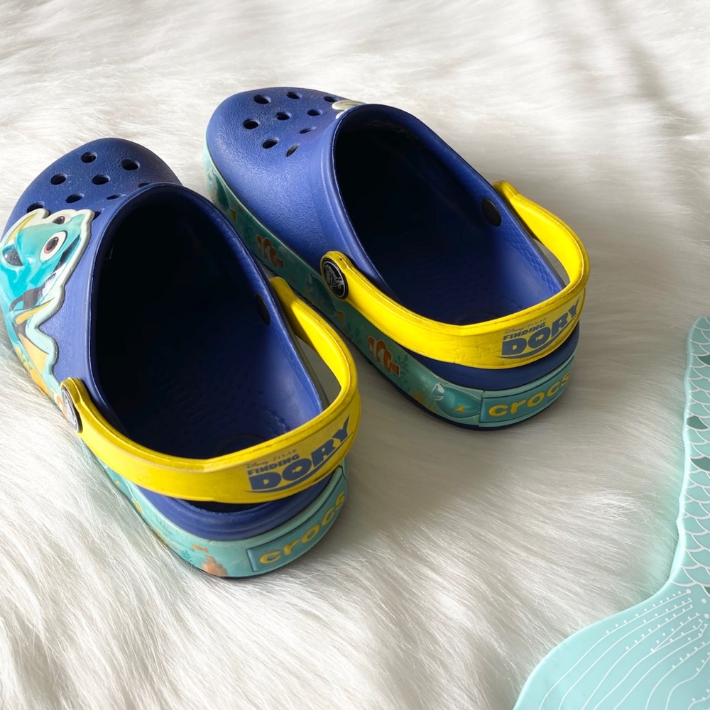 Crocs x Disney โป Finding Dory Light Up Sandal โป - Picture 5 of 8